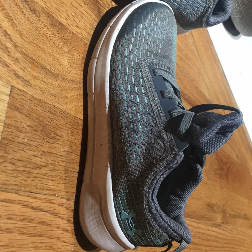 Girls Under Armour shoes